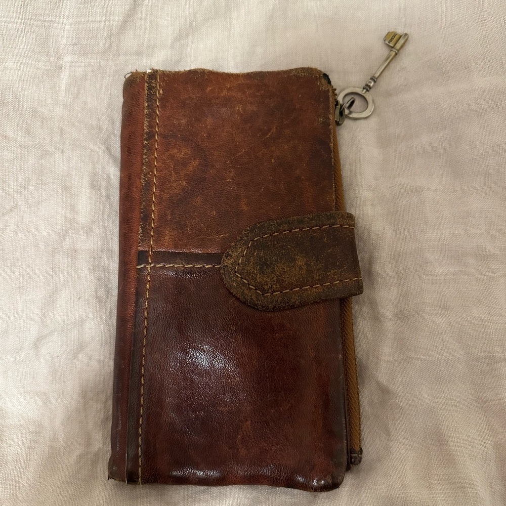 Vintage Fossil Leather Wallet